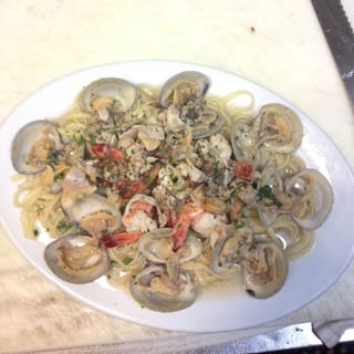 Linguine with White Clam Sauce